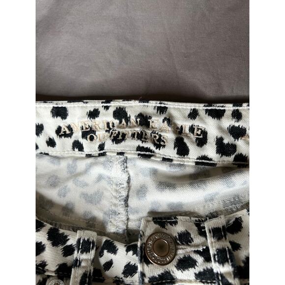 American Eagle womens size 24 shorts white/black cheetah print low-rise raw hem - Picture 7 of 8